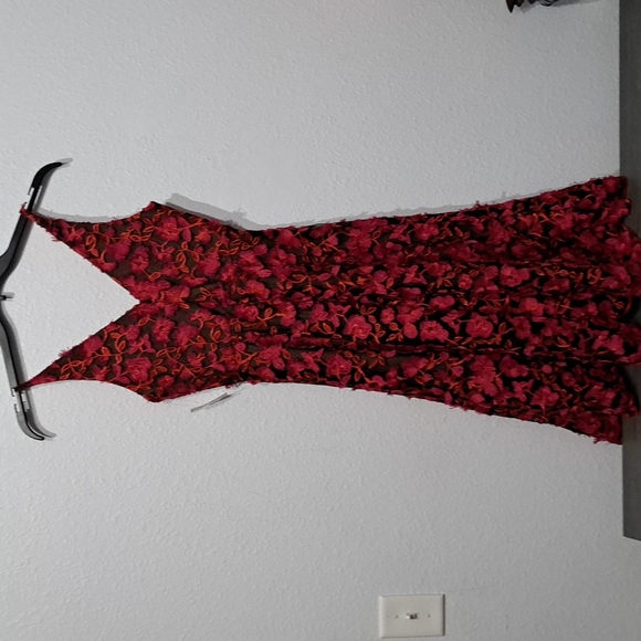 Dress The Population Elisa Playful Embroidered Midi Dress - Picture 7 of 10